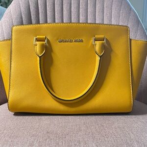 Michael Kors Crossbody bag